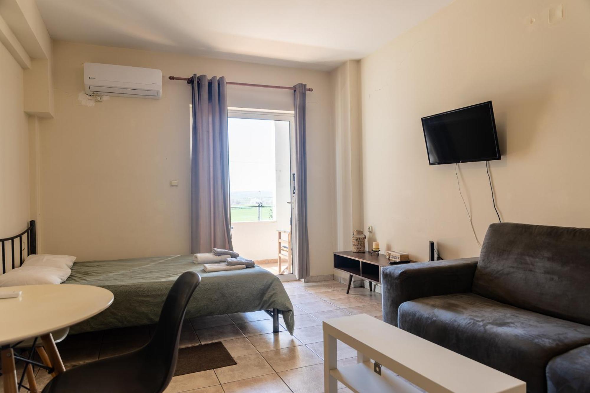 Elia Mini Suites 7 Larissa Buitenkant foto
